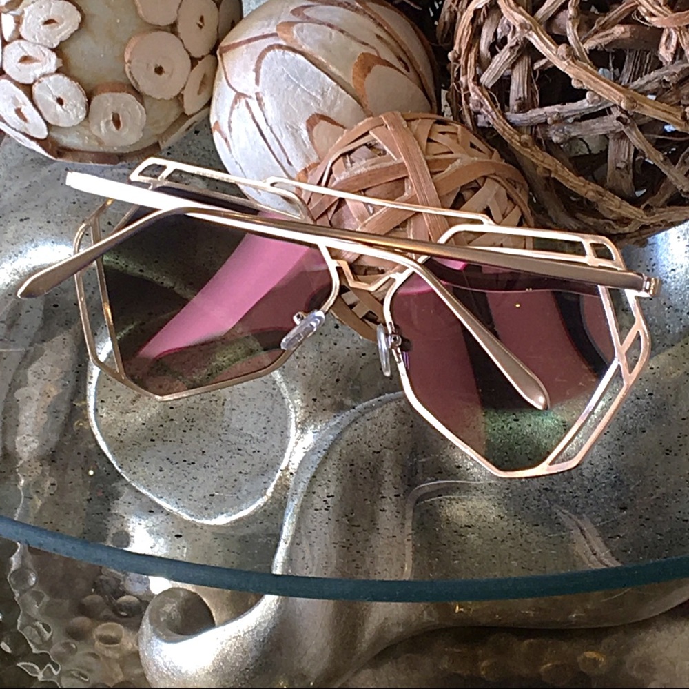 “Blaze” Double Diamond oversized Sunnies - Picture 3 of 3